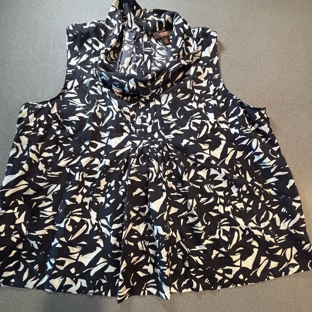 Victor Alfaro Women’s 100%Silk Top Sz 22WBlack White Sleeveless Blouse Cowl Neck
